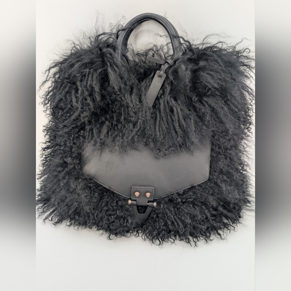 Pour La Victoire Satchel